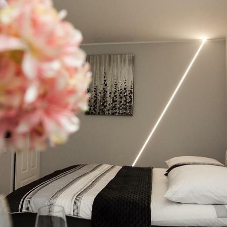 Novel Mini Apartment วอร์ซอ ภายนอก รูปภาพ